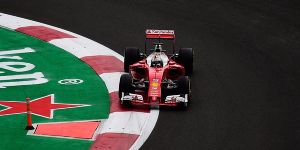 Foto zur News: Ferrari am Freitag: Vettel-Bestzeit nicht die ganze Wahrheit