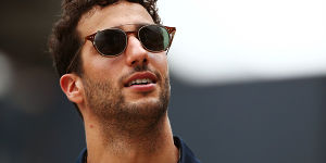 Foto zur News: Mexiko-Strafe: Ferraris endlose Proteste ärgern Ricciardo