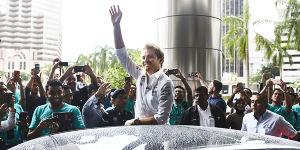 Foto zur News: Fünf Länder in sechs Tagen: Rosberg auf Jubel-Weltreise