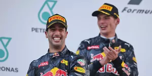 Foto zur News: Ricciardo #AND# Verstappen: 2017 im harten Duell um die