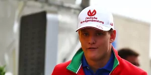 Foto zur News: Mercedes beobachtet Fortschritte von Mick Schumacher