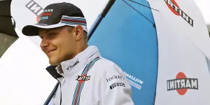 Foto zur News: Sainz behauptet: Mercedes hat sich für Bottas entschieden