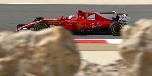 Foto zur News: Formel 1 Bahrain 2017: Vettel trotz Problemen Schnellster