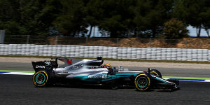 Foto zur News: Mercedes schlägt zurück: Hamilton ganz der Alte, Bottas