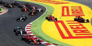 Foto zur News: Startcrash für Räikkönen und Verstappen: Zu dritt geht&#039;s