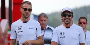 Foto zur News: Button scherzt mit Alonso am Funk: &quot;Ich pisse in dein Auto!&quot;