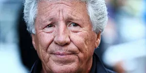 Foto zur News: Mario Andretti über Alonso: &quot;Er verschwendet seine Zeit&quot;