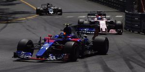 Foto zur News: Carlos Sainz: Force India ist außer Reichweite für Toro