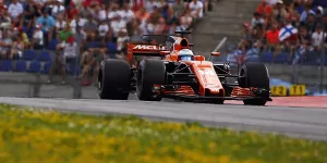 Foto zur News: McLaren: Hat Motorentausch Alonso Q3 gekostet?