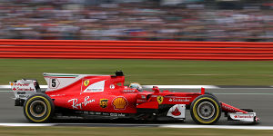 Foto zur News: Reifendebakel für Ferrari: Vettels Schaden keine Kimi-Kopie!