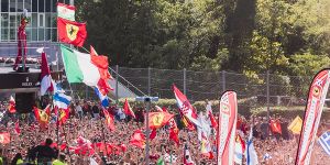 Foto zur News: Formel-1-Live-Ticker: Ferrari will &quot;neue Ära&quot; mit Vettel