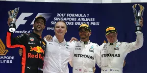 Foto zur News: Formel 1 Singapur 2017: Hamilton gewinnt nach Vettel-Crash!