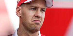 Foto zur News: &quot;Ein Witz&quot;: Vettel vor verpasster Hymne auf Toilette