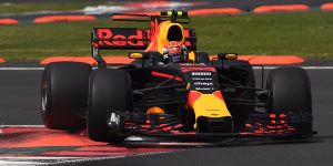 Foto zur News: Red Bull peilt 100 Runden am ersten Formel-1-Testtag 2018 an
