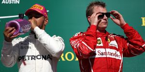 Foto zur News: Verkehrte Welt: Hamilton und Räikkönen tauschen Rollen