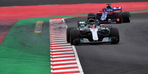 Foto zur News: Formel-1-Test Barcelona: Hamilton #AND# Mercedes klar voran