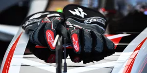 Foto zur News: Hightech-Handschuhe vor Formel-1-Debüt