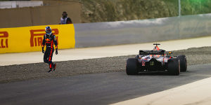 Foto zur News: Nach Bahrain-Defekt: Ricciardo erwartet Strafe