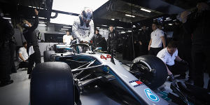 Foto zur News: Lewis Hamilton kritisiert: Reifen immer noch zu hart