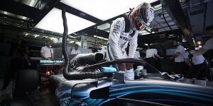 Foto zur News: Lewis Hamilton: Regeländerungen würden Mercedes helfen