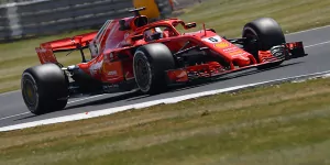 Foto zur News: Formel 1 Silverstone 2018: Vettel zieht an Mercedes vorbei