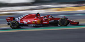 Foto zur News: Wegen Nackenschmerzen: Vettel hätte Qualifying fast verpasst