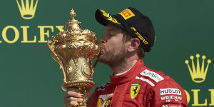 Foto zur News: Panne mit Silverstone-Pokal: Sebastian Vettel? Gibt&#039;s nicht!