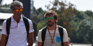 Foto zur News: Schmerzlos nach Crash: Alonso vor emotionalem