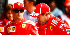 Foto zur News: Vettel motzt trotz Doppelpole: Fehlender Windschatten