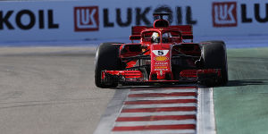 Foto zur News: Trotz Qualifying-Klatsche: Sebastian Vettel glaubt noch an