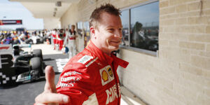 Foto zur News: Kimi Räikkönen: Kater nach Siegerparty dauert mit 39 länger