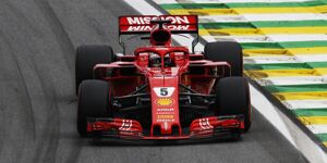 Foto zur News: Beim Wiegen falsch verhalten: Sebastian Vettel droht Ärger