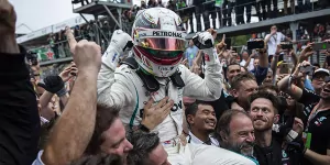 Foto zur News: Mercedes nach Titel voll des Lobes: Lewis hat den