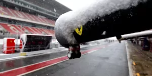 Foto zur News: Ferrari und Mercedes raus! Irvine wettert gegen