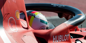 Foto zur News: Vettels Helmproblem gelöst: Arai besteht notwendige