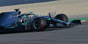 Foto zur News: Barcelona-Test: Mercedes überrascht mit radikalem Update