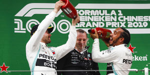 Foto zur News: Auf den Spuren von Williams: Mercedes feiert besten