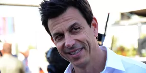 Foto zur News: Toto Wolff: Ferrari hat den besten Motor