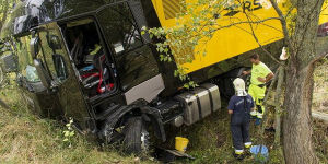 Foto zur News: Formel-1-Live-Ticker: Renault-LKW crasht auf dem Weg nach