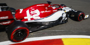 Foto zur News: Haas #AND# Alfa Romeo mit neuem Ferrari-Motor - Räikkönens