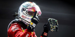 Foto zur News: Sebastian Vettel beendet Durststrecke in Singapur: &quot;Das tut