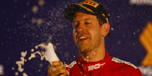 Foto zur News: Fahrernoten Singapur: Vettel beendet lange Durststrecke!