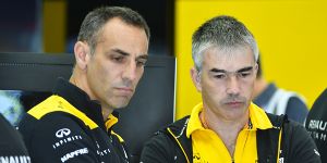 Foto zur News: Ricciardo-Strafe: Renault hadert mit