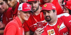 Foto zur News: Mick Schumacher: Ferrari der Traum, Vater Michael das