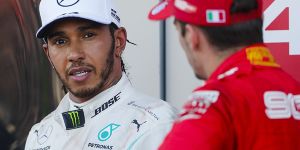 Foto zur News: Hamilton wundert sich über Leclerc: Ich hätte Platz nicht