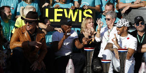 Foto zur News: Lewis Hamilton: Merkwürdig, dass ich jetzt der Kerl im TV