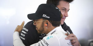 Foto zur News: Formel-1-Boss, Bundeskanzler? Hamilton hofft, dass Wolff