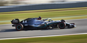 Foto zur News: Hamilton über DAS-System: Mercedes-Ingenieure erweitern