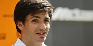 Foto zur News: Carlos Sainz meldet sich aus Quarantäne: &quot;Es geht mir gut!&quot;