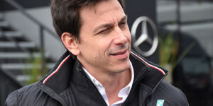 Foto zur News: Medien: Wolff vor Rückzug als Teamchef, Daimler stellt